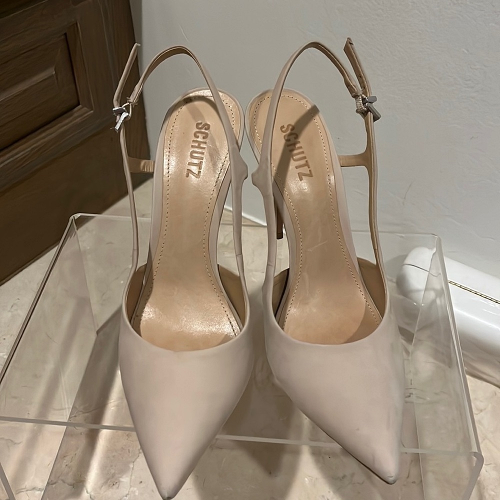 Schutz classic nice pumps
